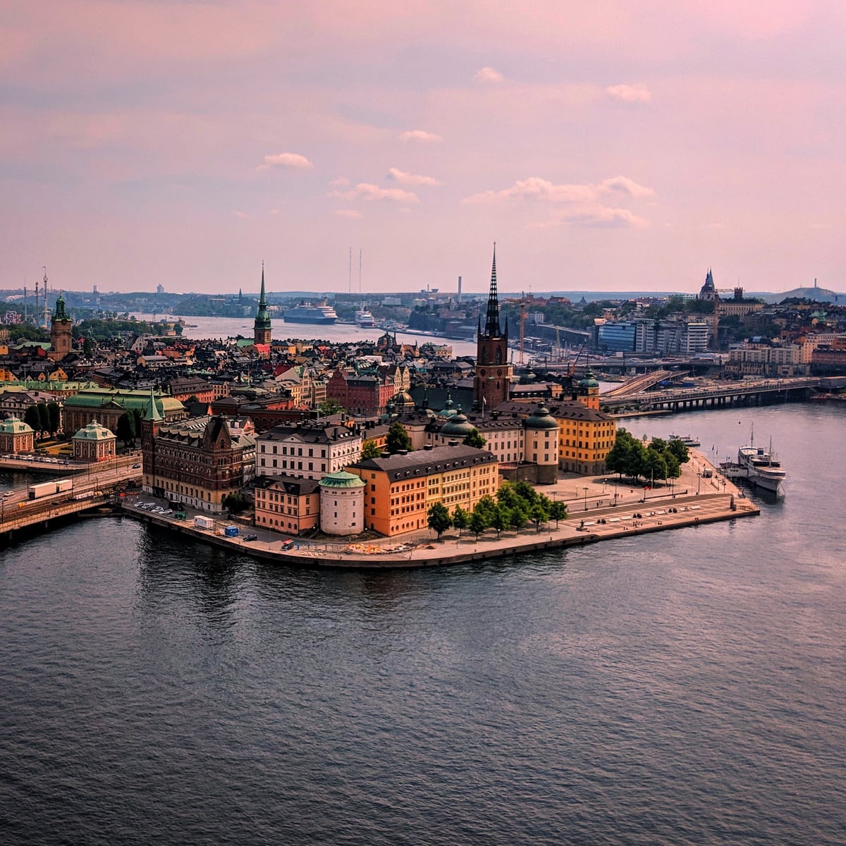 Vista aérea del casco antiguo de Estocolmo, conocido como Gamla Stan, en Suecia