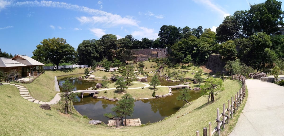 Calle, templo, paisaje o escena urbana de Japón