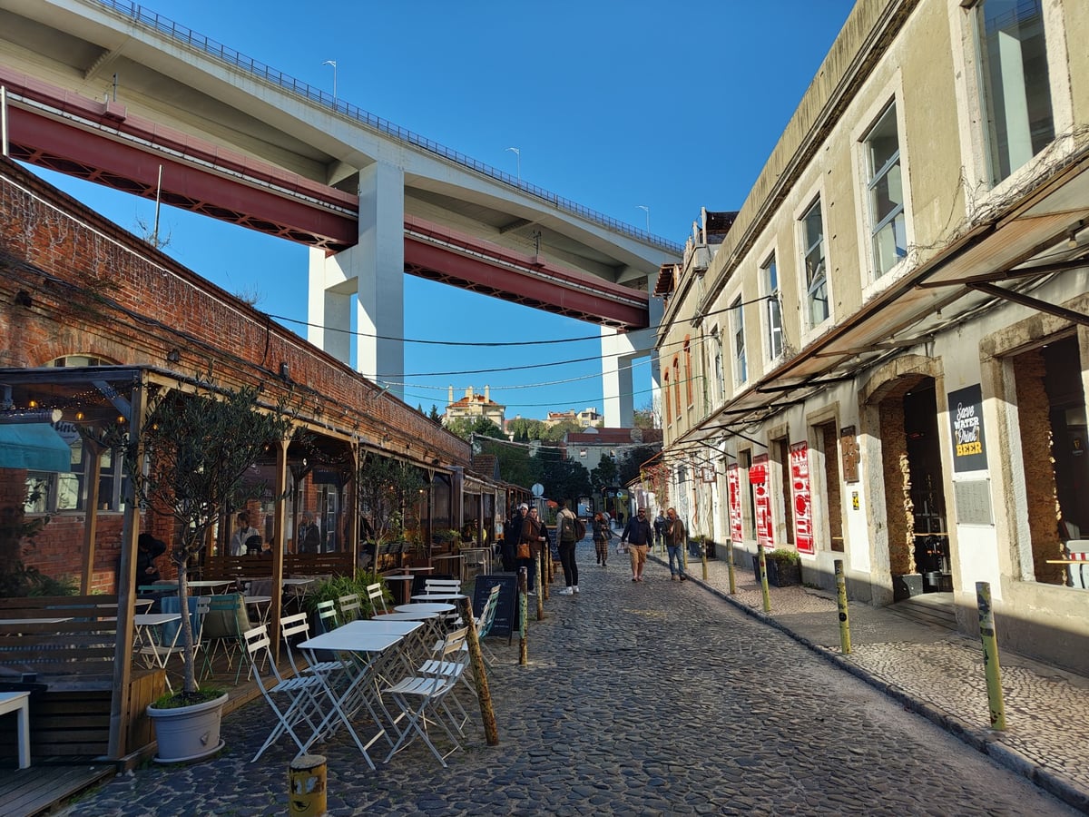 Plaza del Comercio de Lisboa junto al río Tajo
