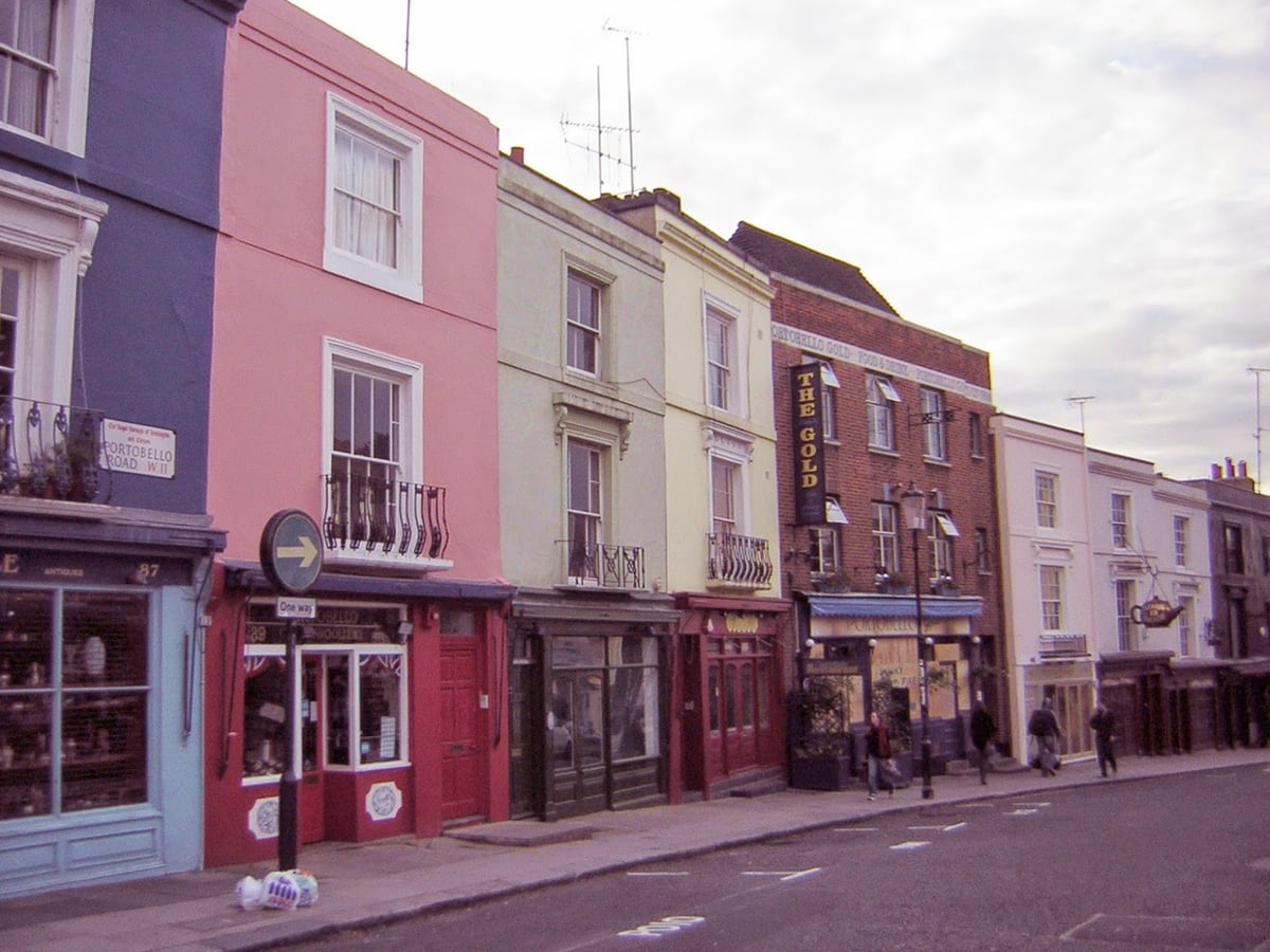 Las casas de colores de Portobello Road en Notting Hill.