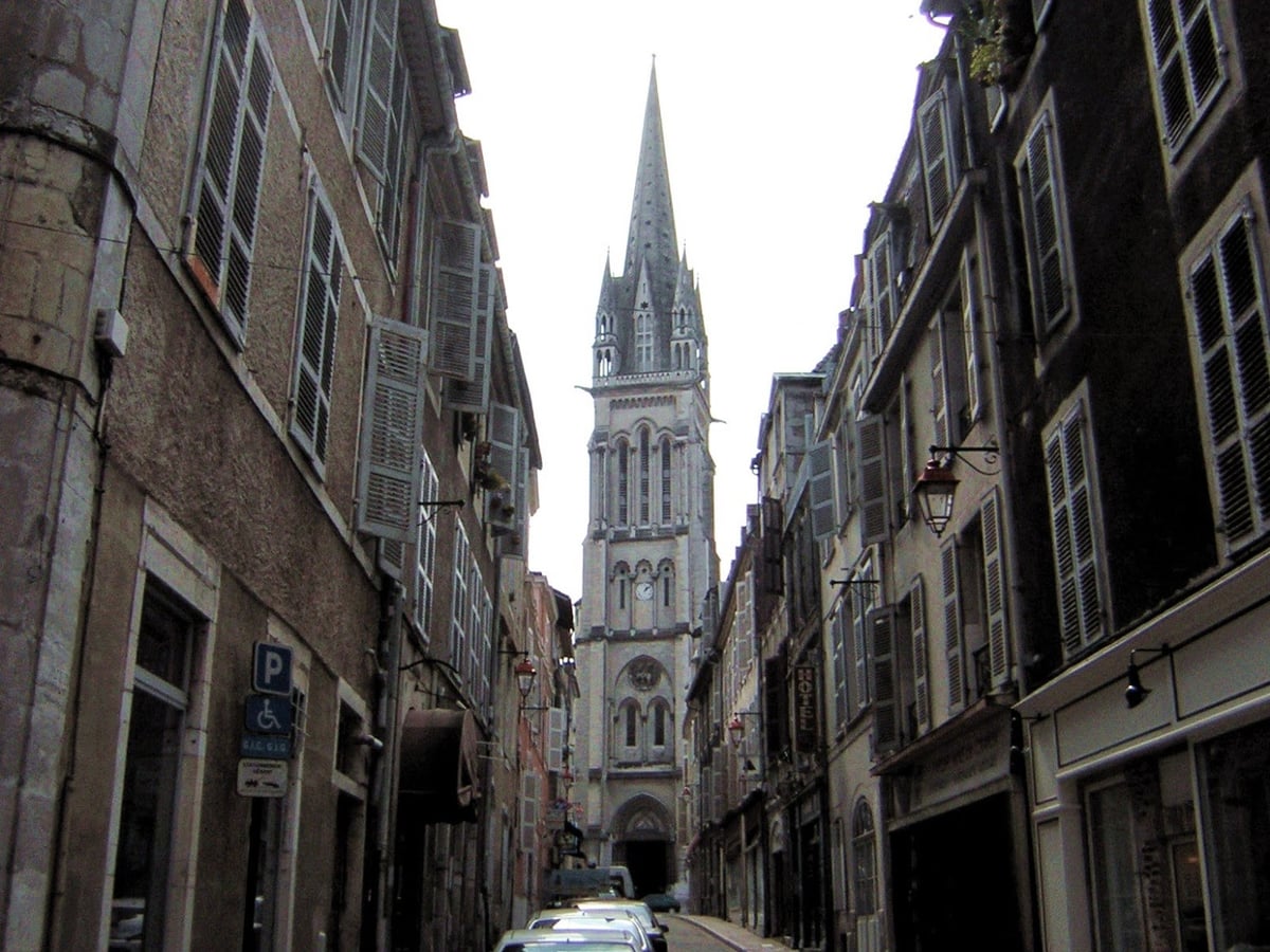 Santuario, monumento o paisaje urbano de Lourdes