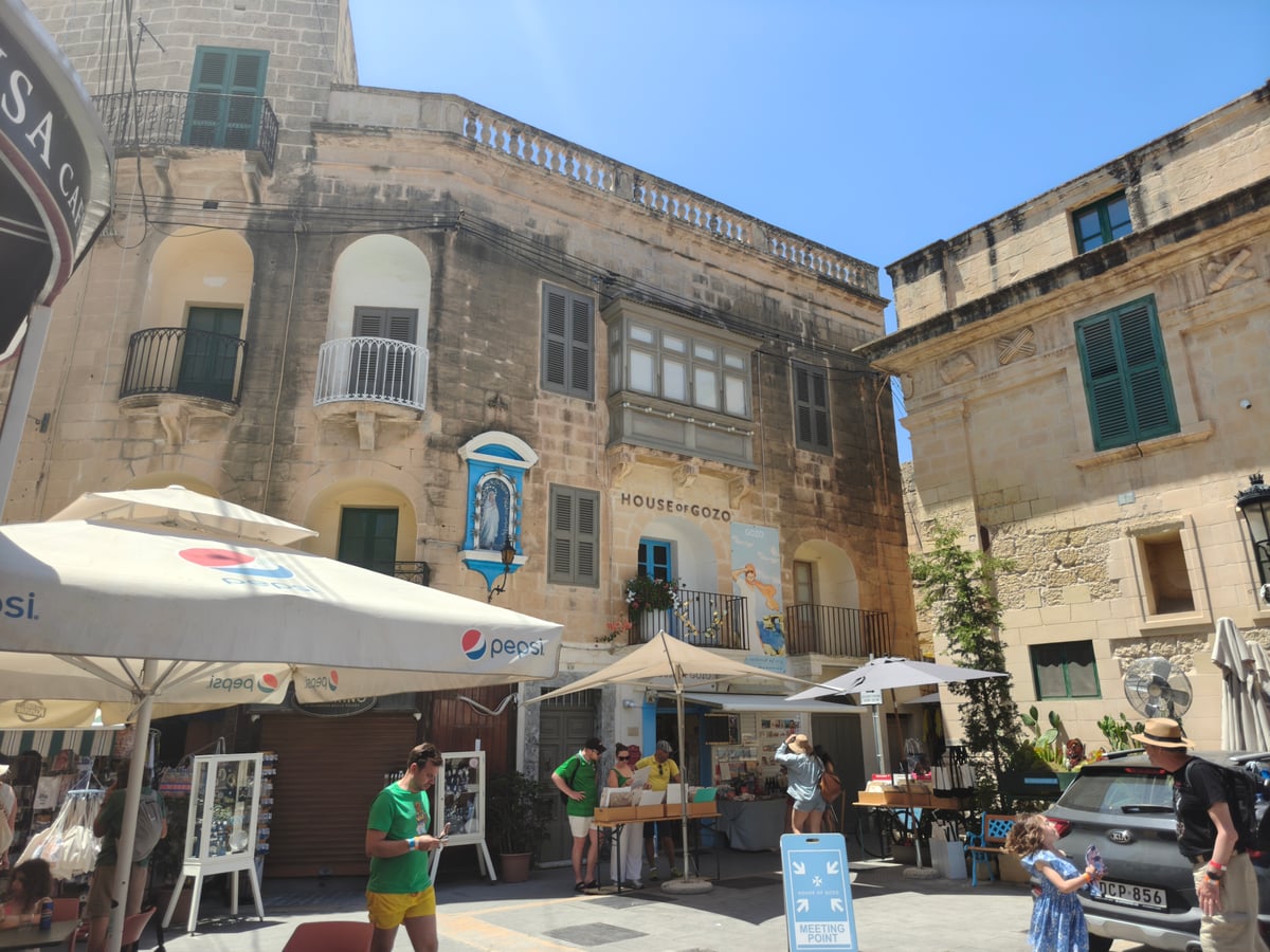 Paisaje, calle, edificio, monumento o escena de Malta