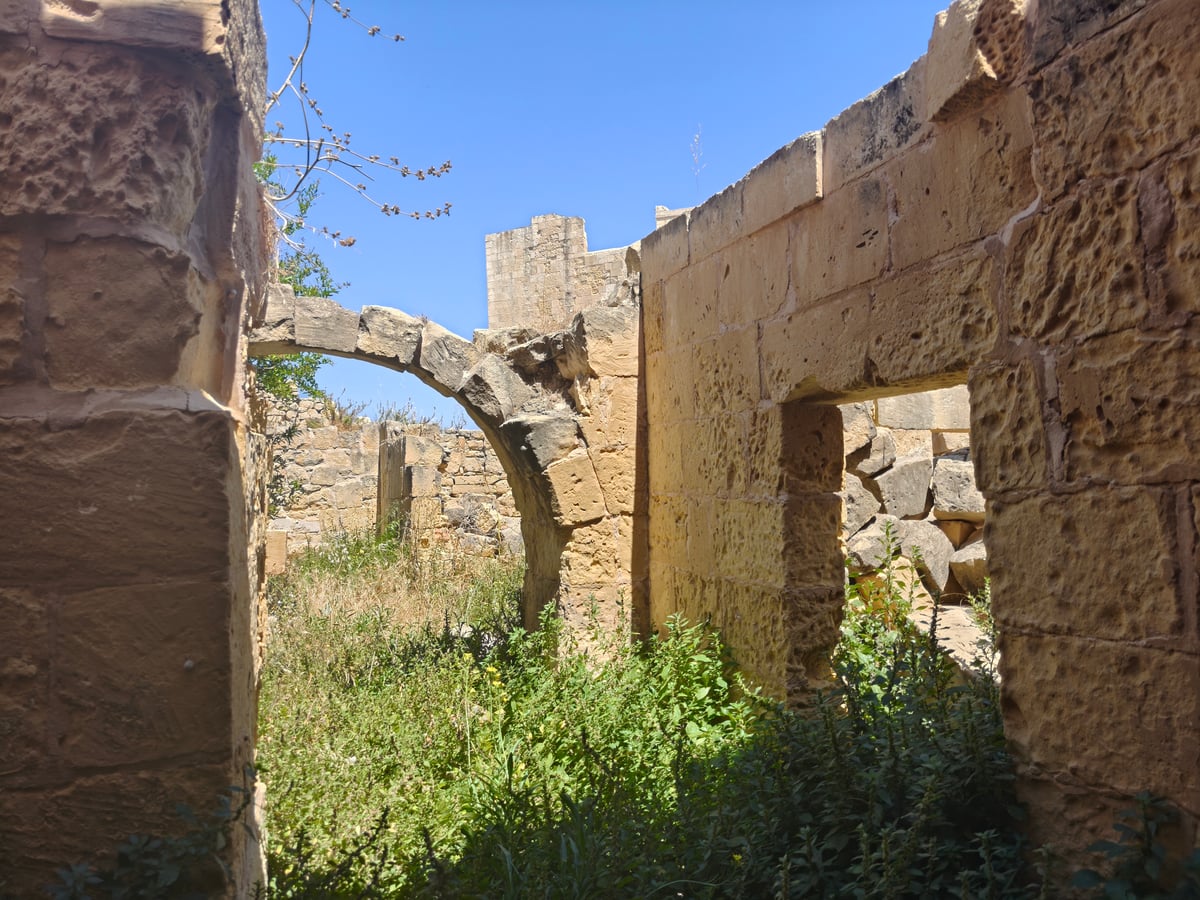 Paisaje, calle, edificio, monumento o escena de Malta