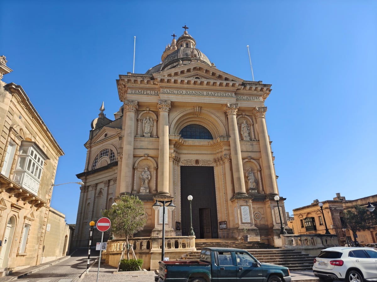 Paisaje, calle, edificio, monumento o escena de Malta
