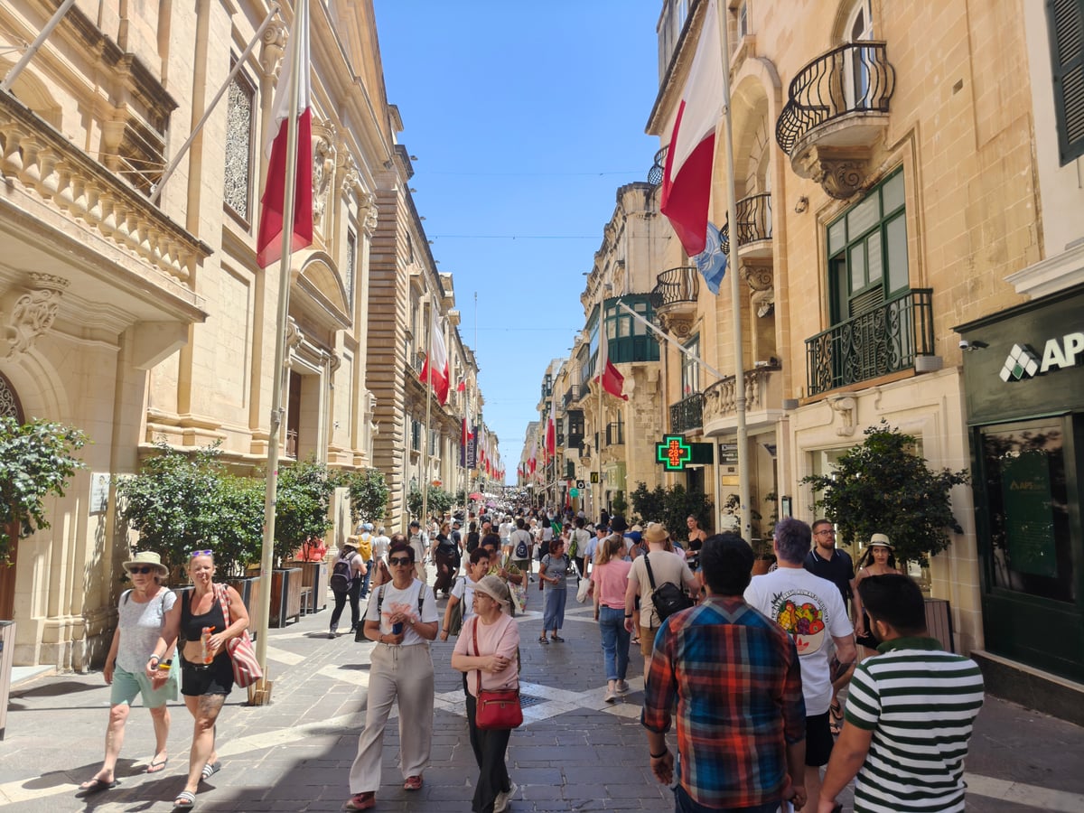 Paisaje, calle, edificio, monumento o escena de Malta