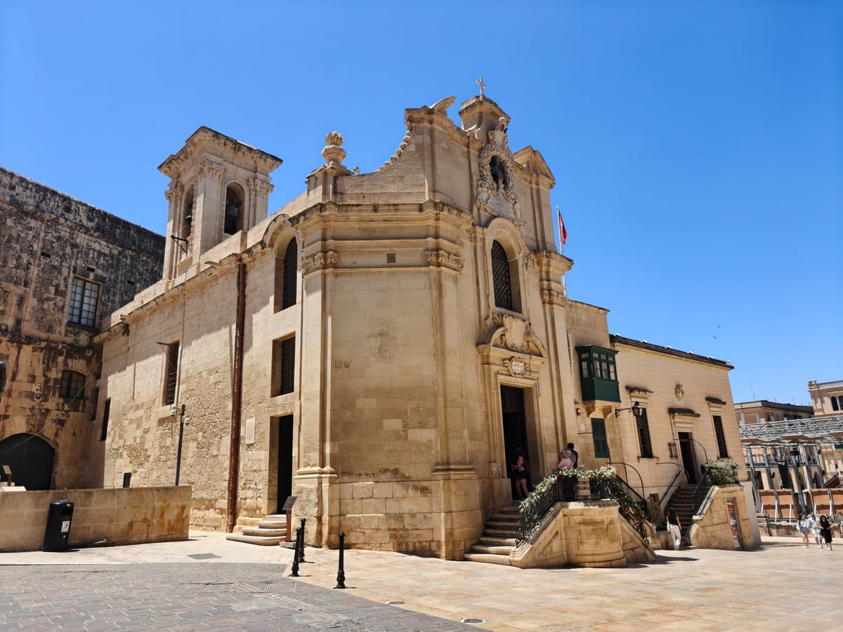 Paisaje, calle, edificio, monumento o escena de Malta