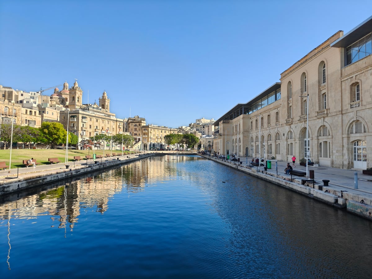 Paisaje, calle, edificio, monumento o escena de Malta