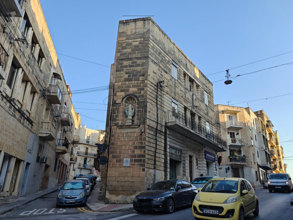 Paisaje, calle, edificio, monumento o escena de Malta