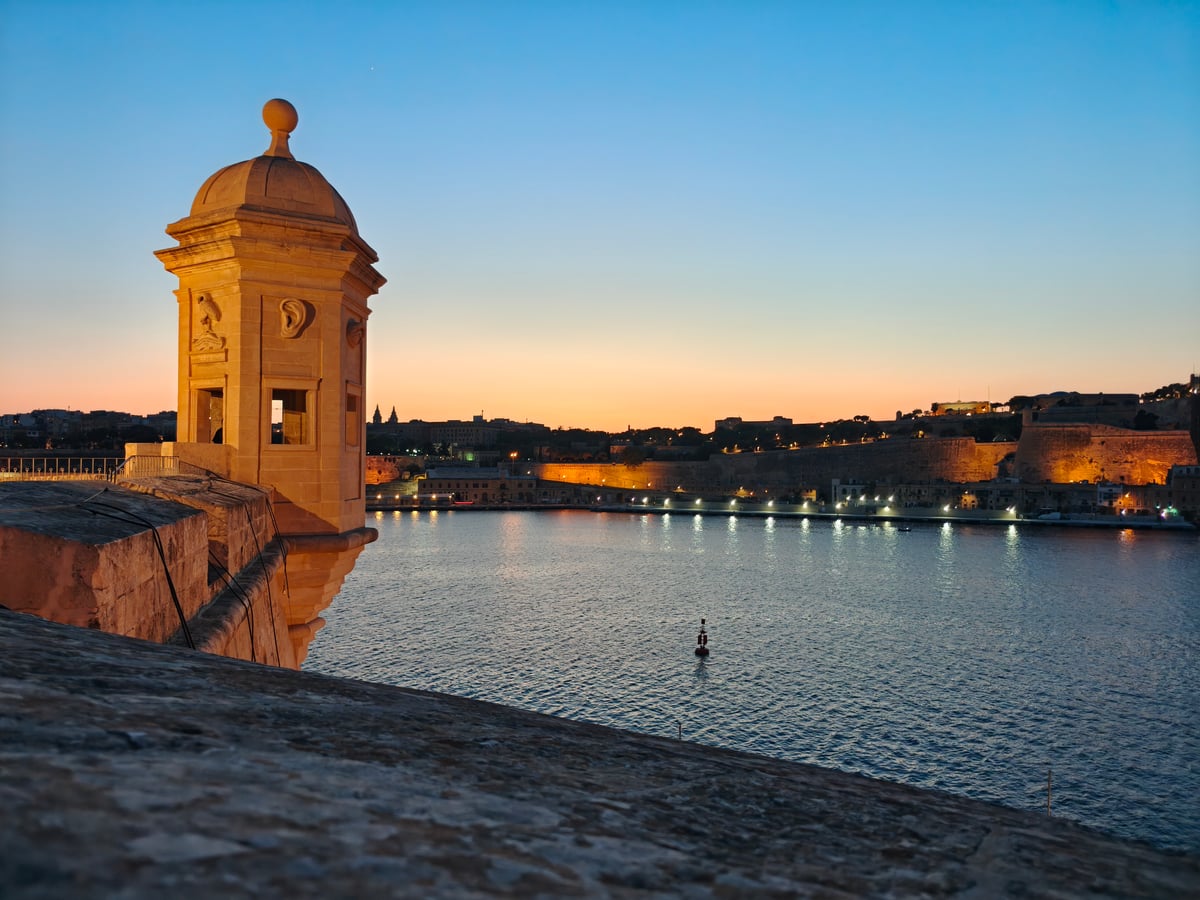 Paisaje, calle, edificio, monumento o escena de Malta