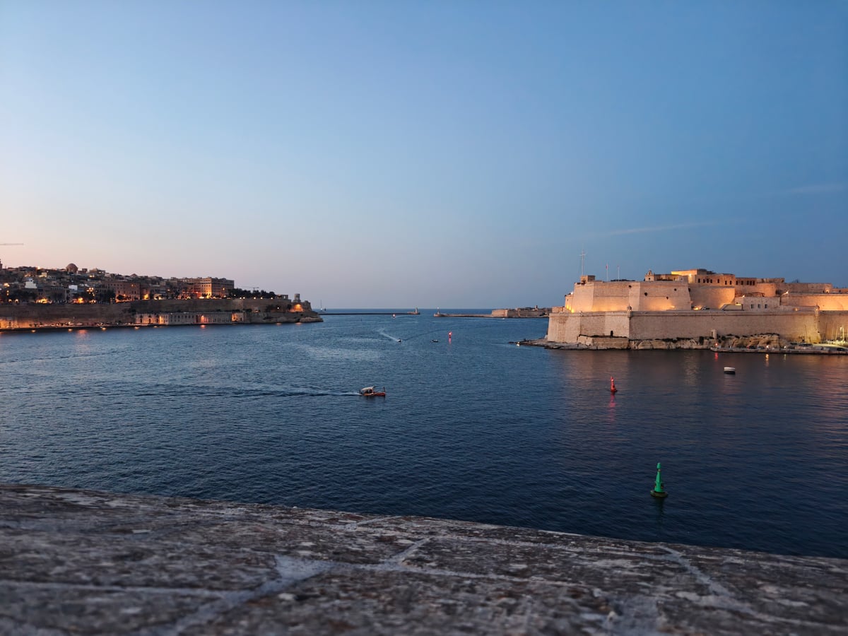 Paisaje, calle, edificio, monumento o escena de Malta