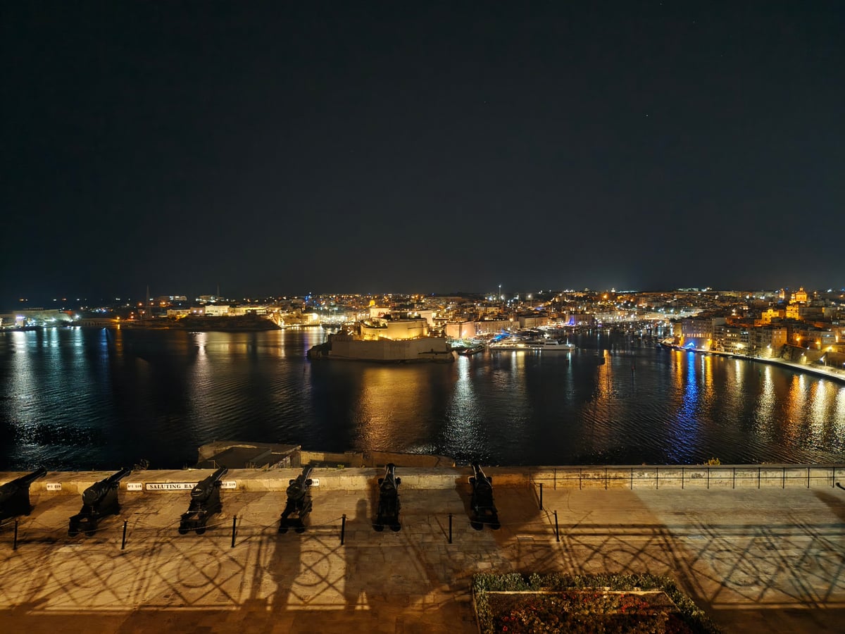 Paisaje, calle, edificio, monumento o escena de Malta