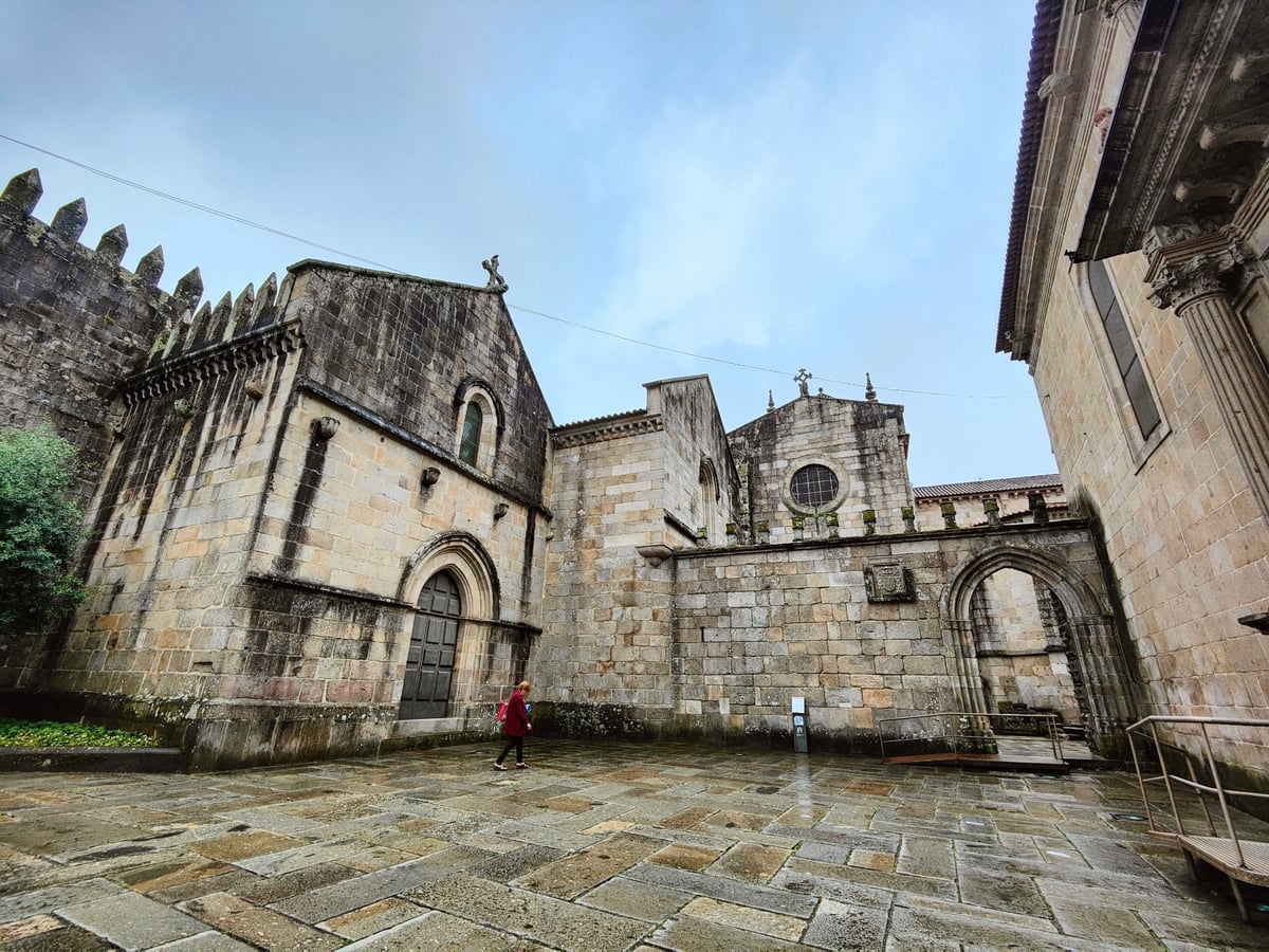 Calle, edificio, monumento o paisaje del centro histórico de Oporto