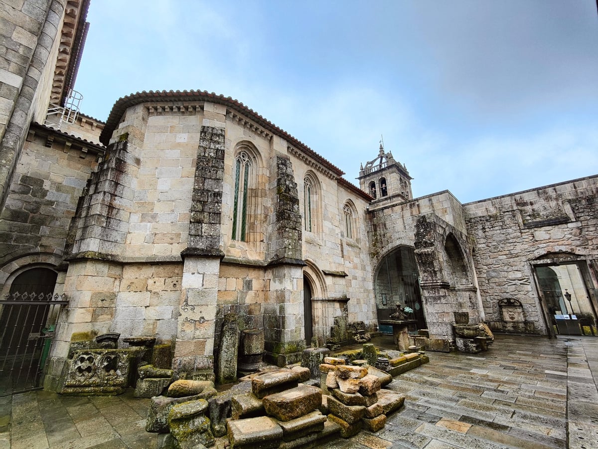 Calle, edificio, monumento o paisaje del centro histórico de Oporto