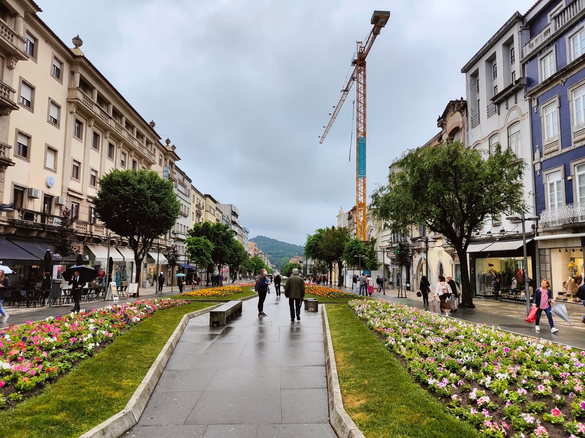 Calle, edificio, monumento o paisaje del centro histórico de Oporto