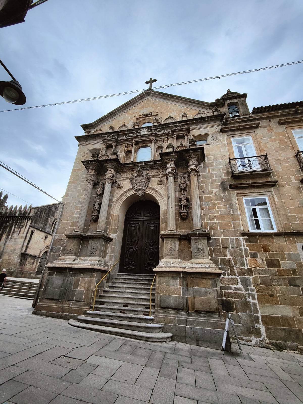 Calle, edificio, monumento o paisaje del centro histórico de Oporto