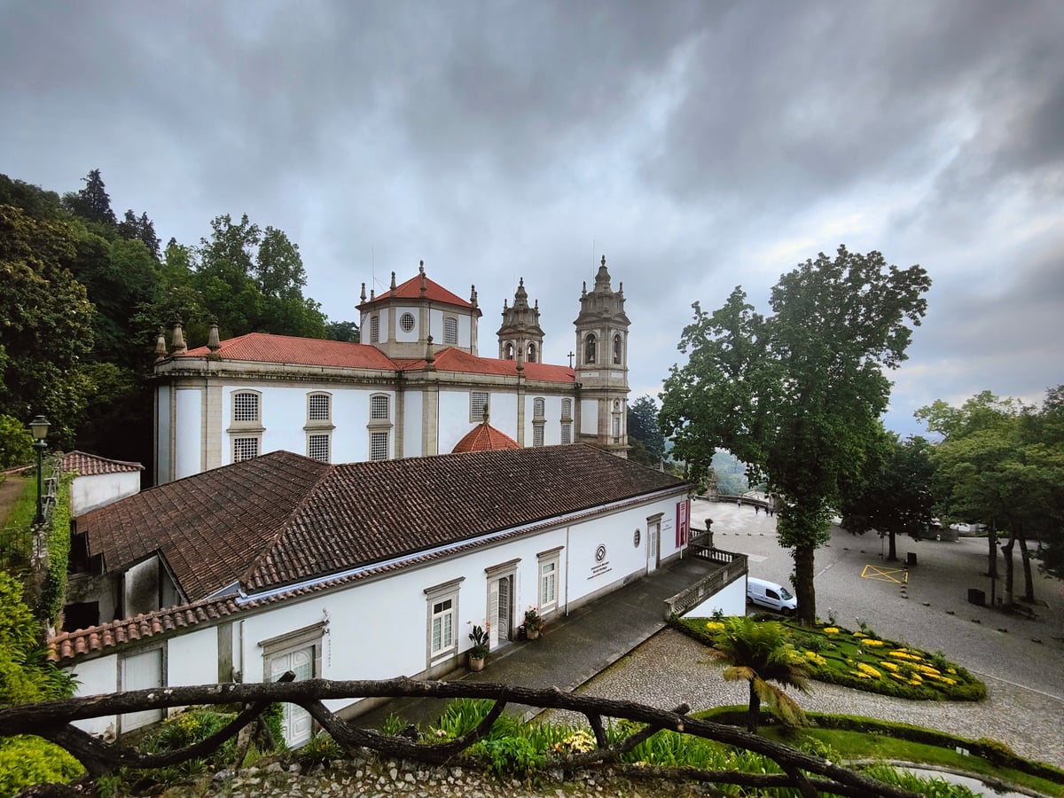 Calle, edificio, monumento o paisaje del centro histórico de Oporto