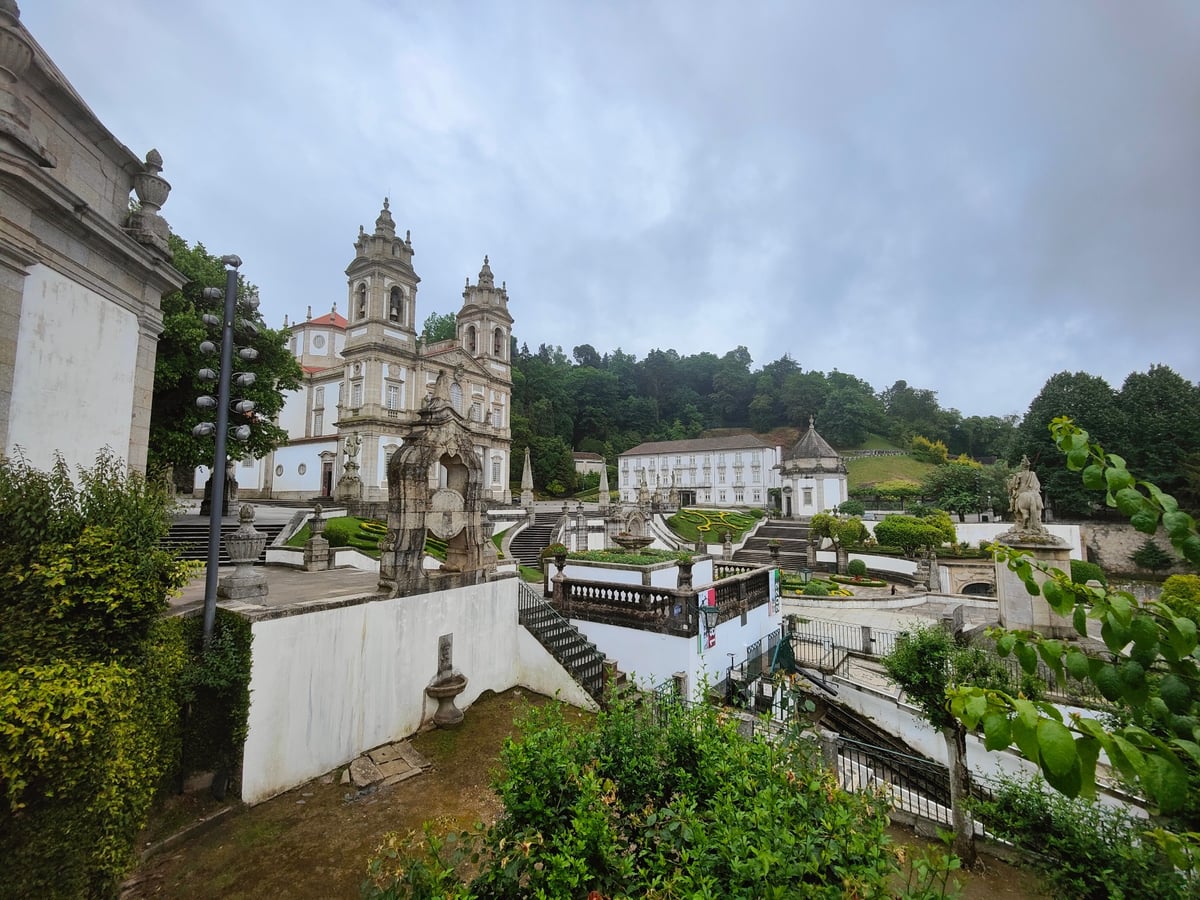 Calle, edificio, monumento o paisaje del centro histórico de Oporto