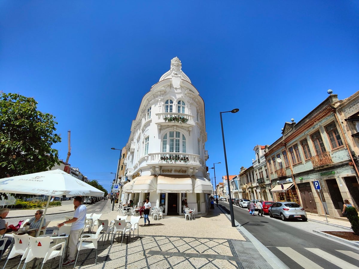 Calle, edificio, monumento o paisaje del centro histórico de Oporto