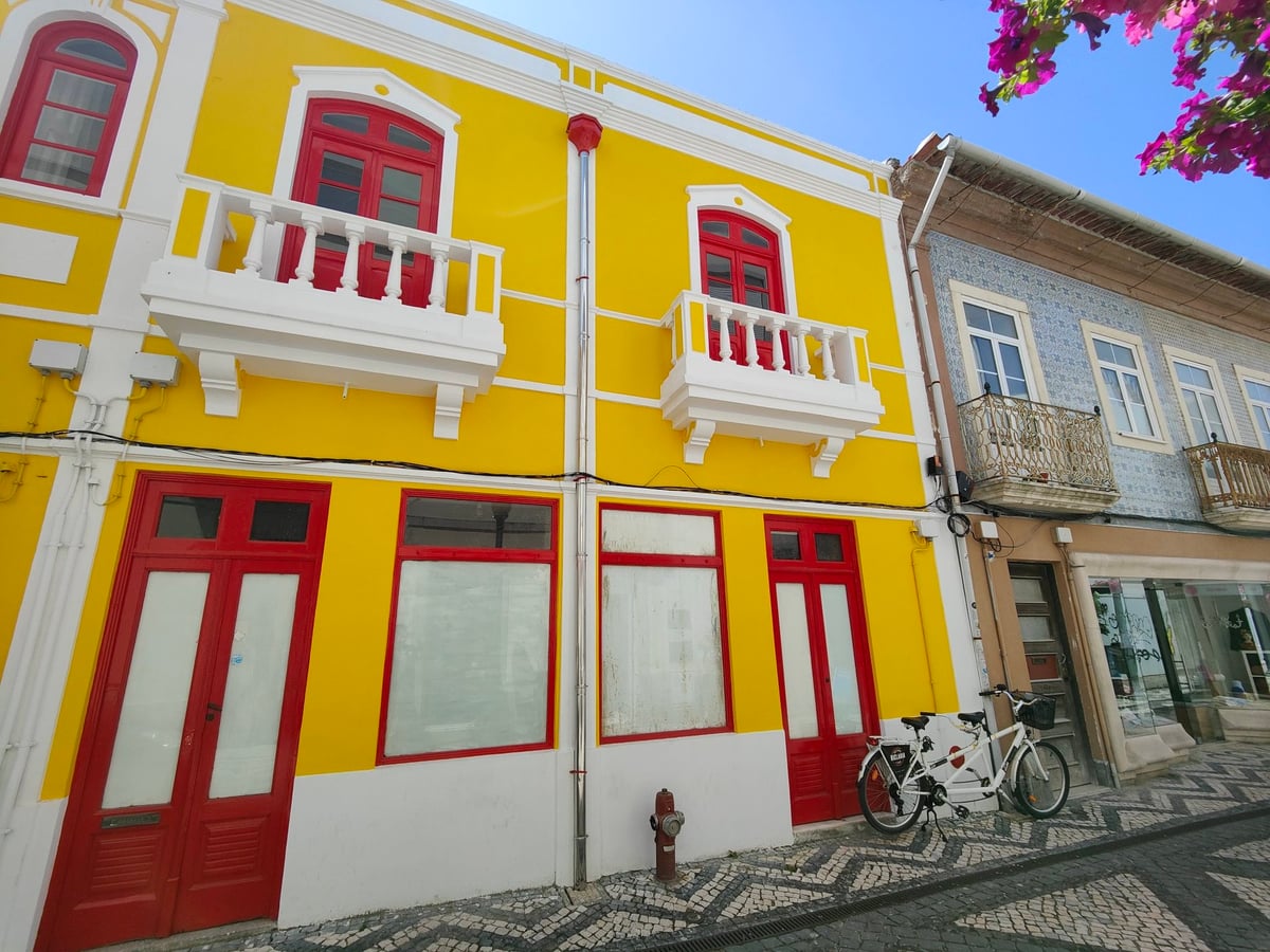 Calle, edificio, monumento o paisaje del centro histórico de Oporto