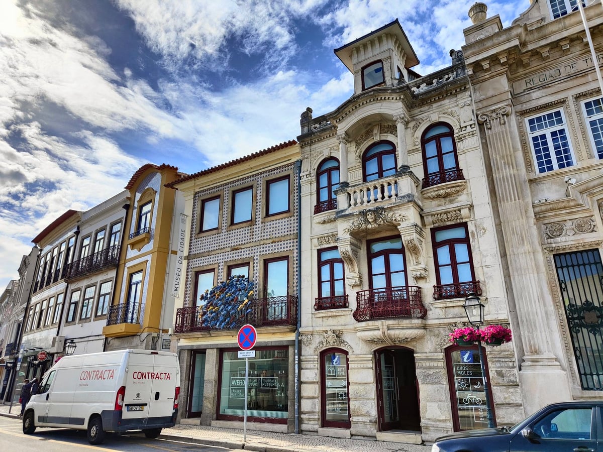 Calle, edificio, monumento o paisaje del centro histórico de Oporto