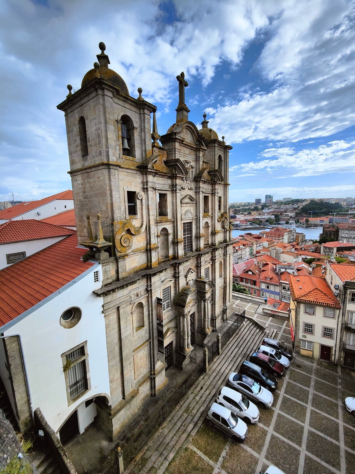Calle, edificio, monumento o paisaje del centro histórico de Oporto