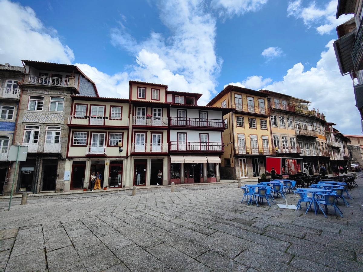Calle, edificio, monumento o paisaje del centro histórico de Oporto