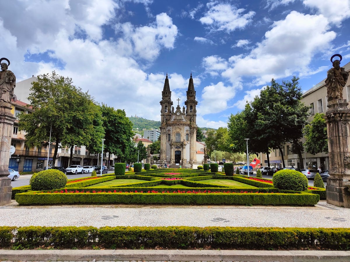 Calle, edificio, monumento o paisaje del centro histórico de Oporto