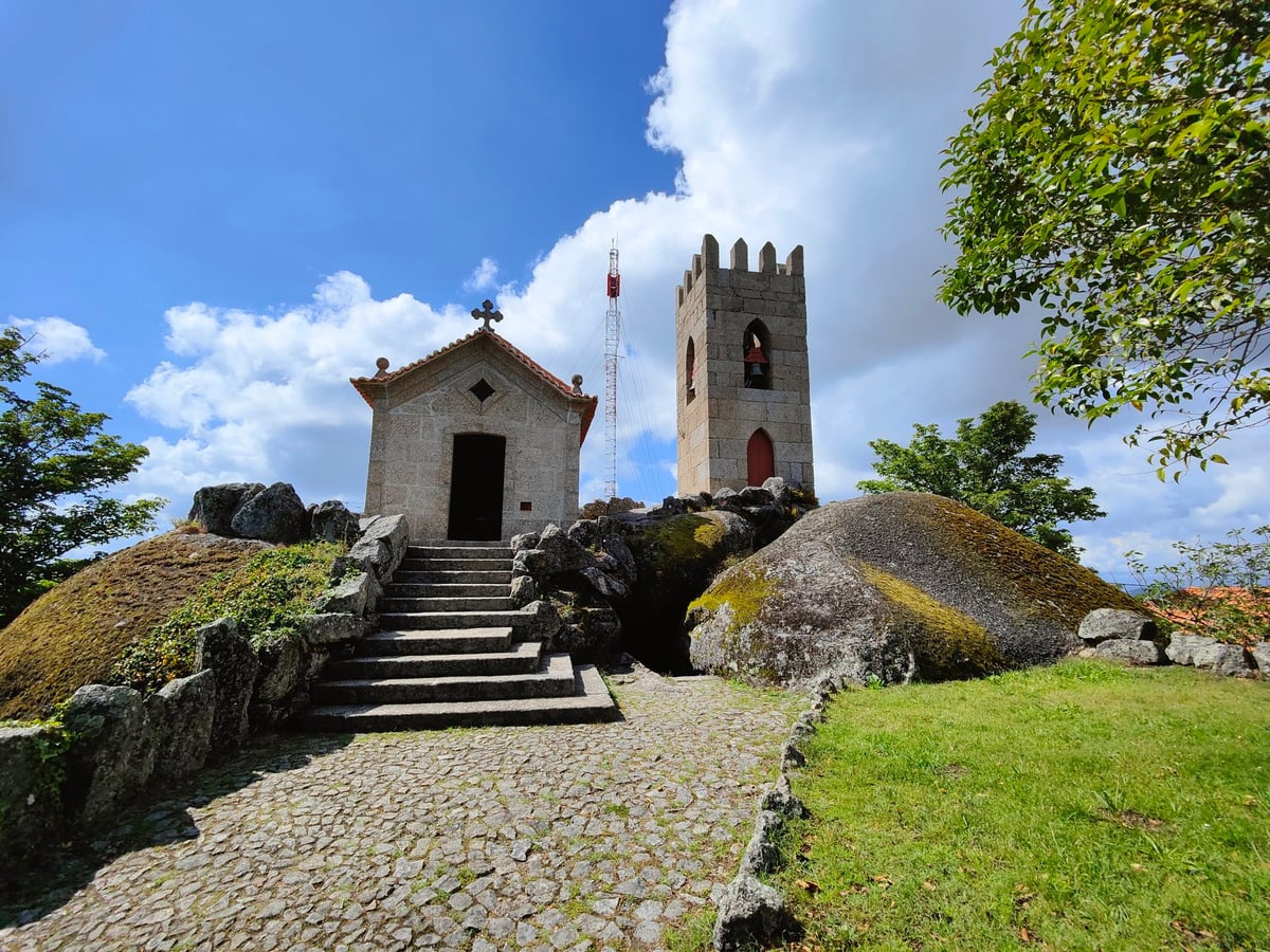 Calle, edificio, monumento o paisaje del centro histórico de Oporto