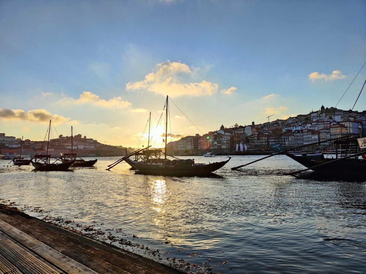 Calle, edificio, monumento o paisaje del centro histórico de Oporto