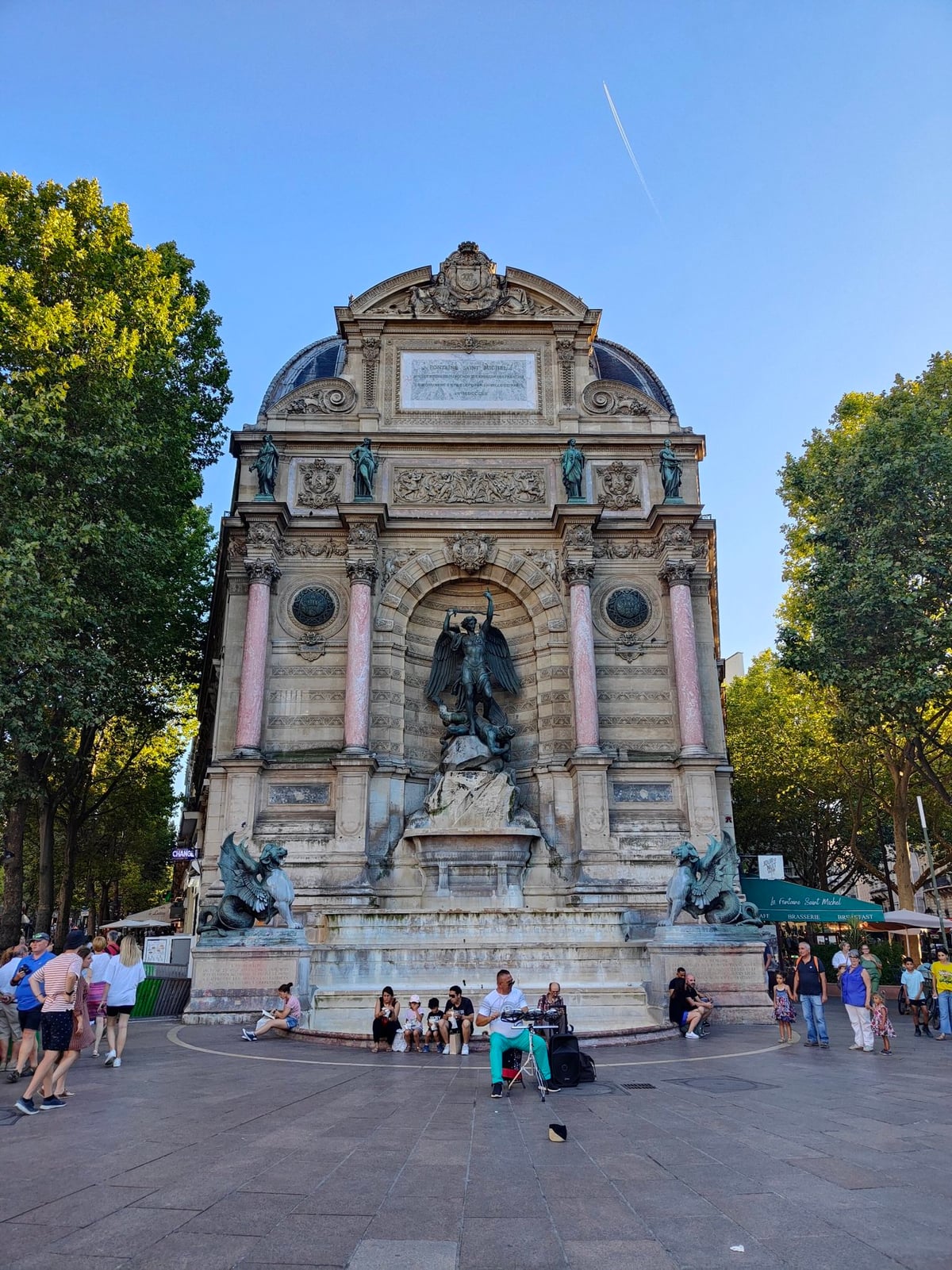 Calle, edificio, monumento o paisaje urbano de París