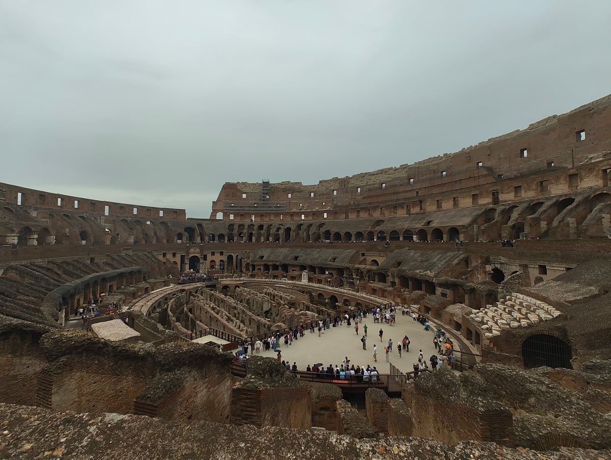 Coliseo de Roma y sus estructuras arqueológicas