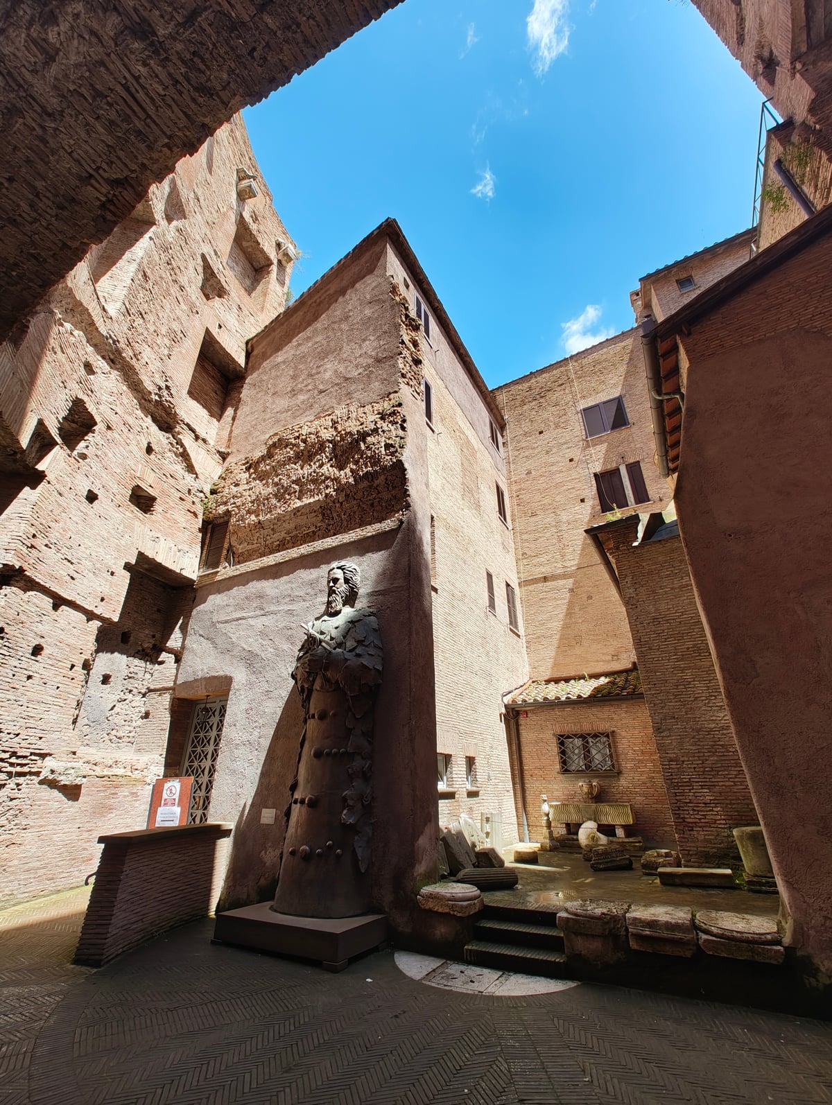 Ruinas, iglesias y edificios históricos de Roma
