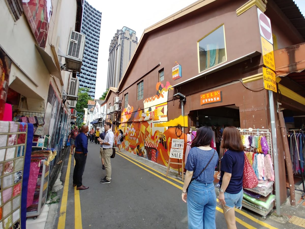 Edificios históricos y calles del centro de Singapur