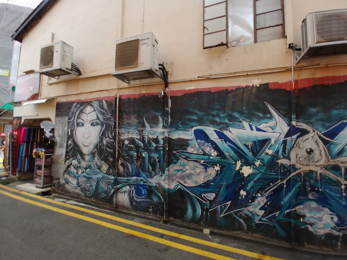 Edificios históricos y calles del centro de Singapur