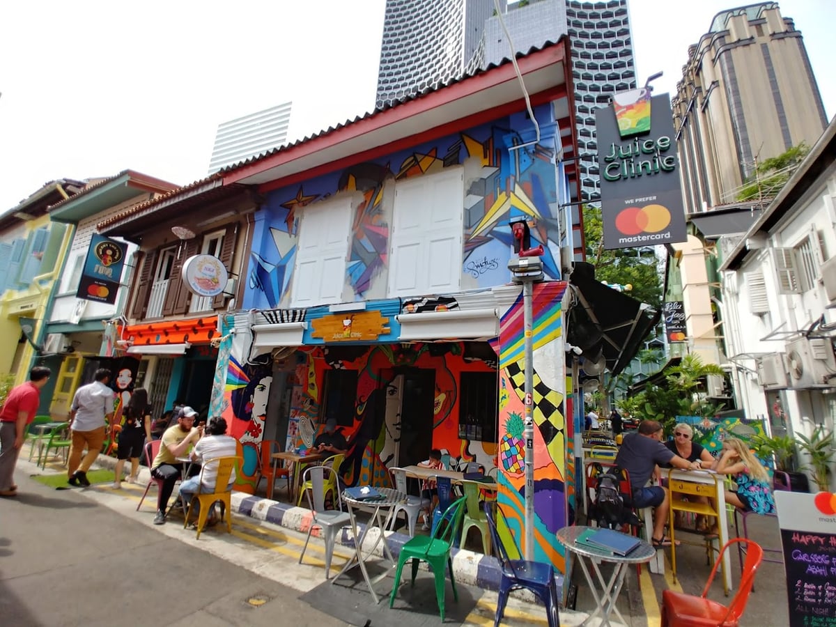 Edificios históricos y calles del centro de Singapur