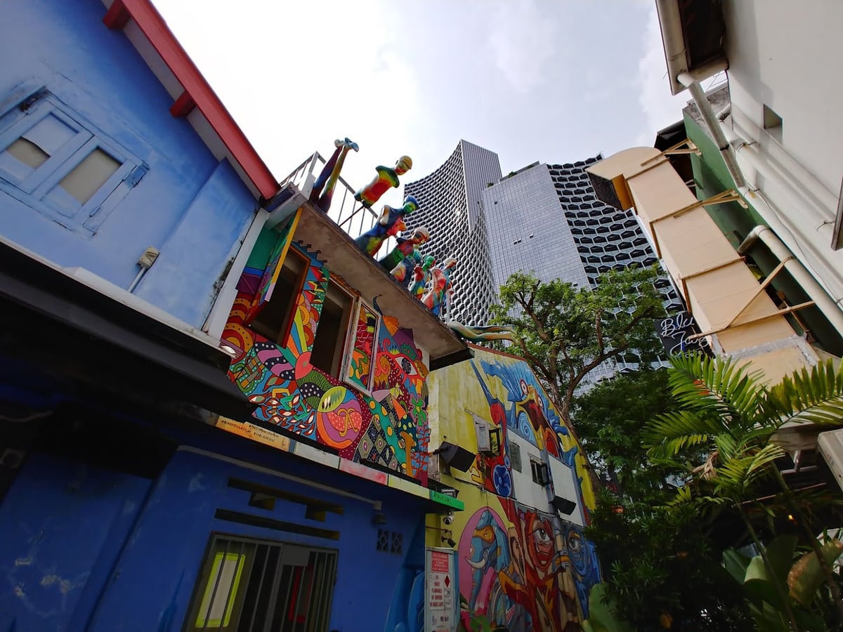 Edificios históricos y calles del centro de Singapur