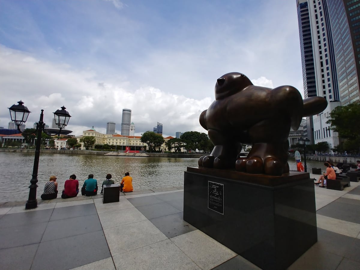Edificios históricos y calles del centro de Singapur