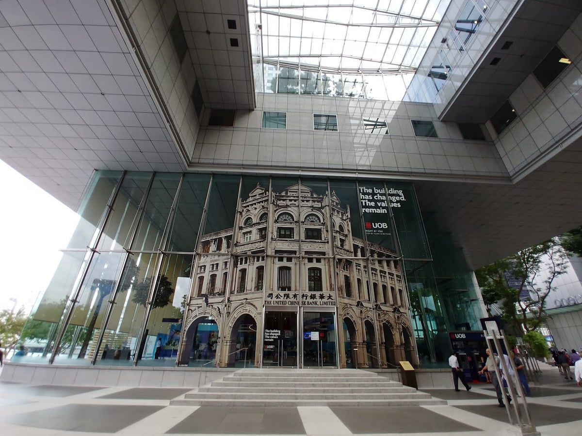 Edificios históricos y calles del centro de Singapur