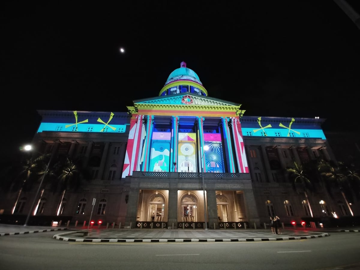 Edificios históricos y calles del centro de Singapur.
