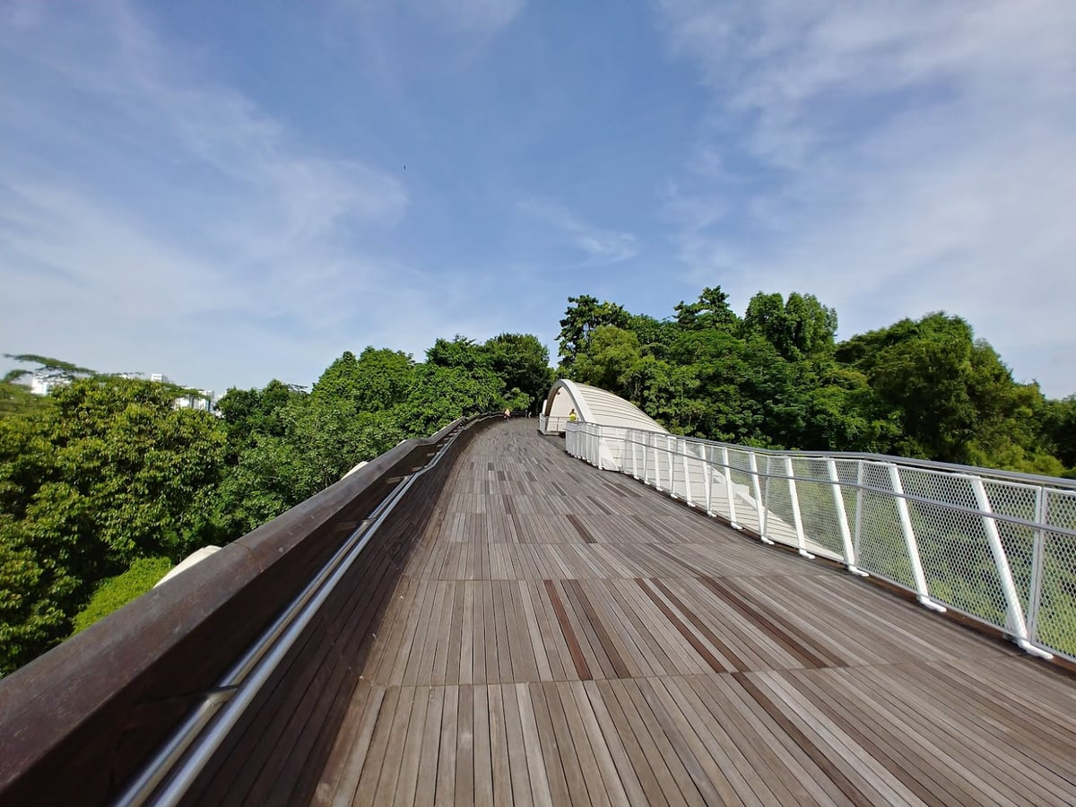 Paisaje de la isla de Sentosa en Singapur con playas, jardines y atracciones