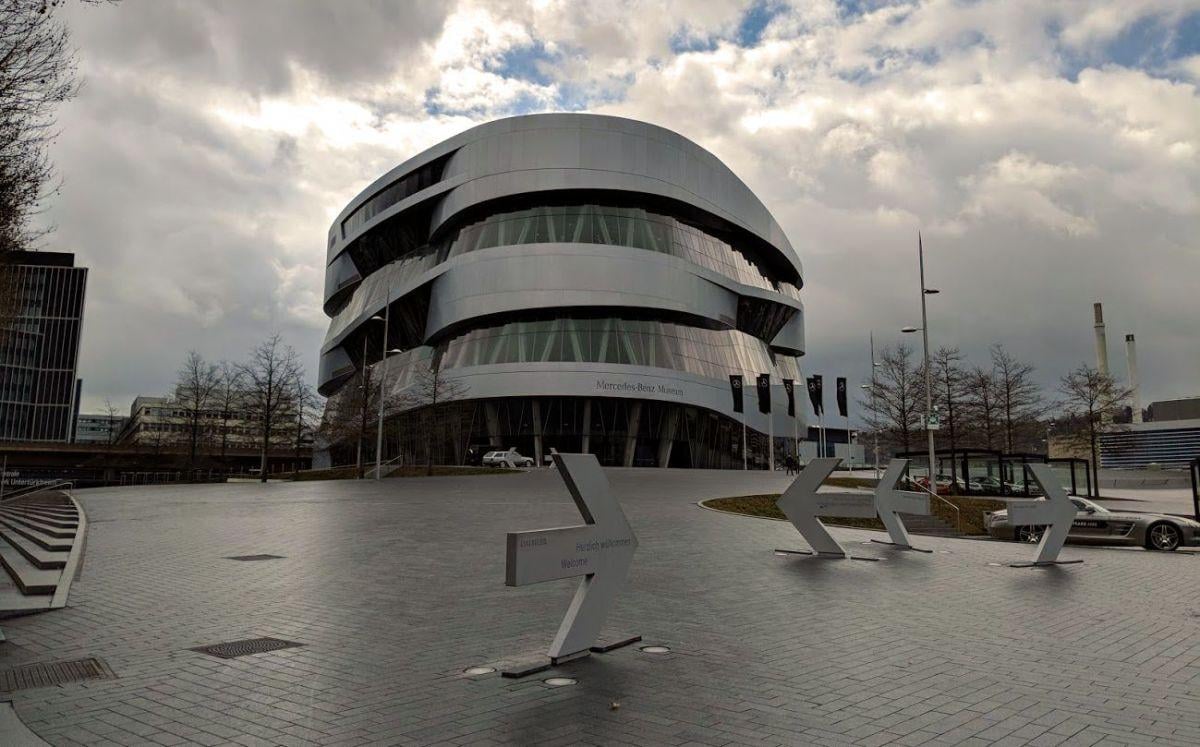 Museo Mercedes-Benz de Stuttgart y vehículos históricos expuestos