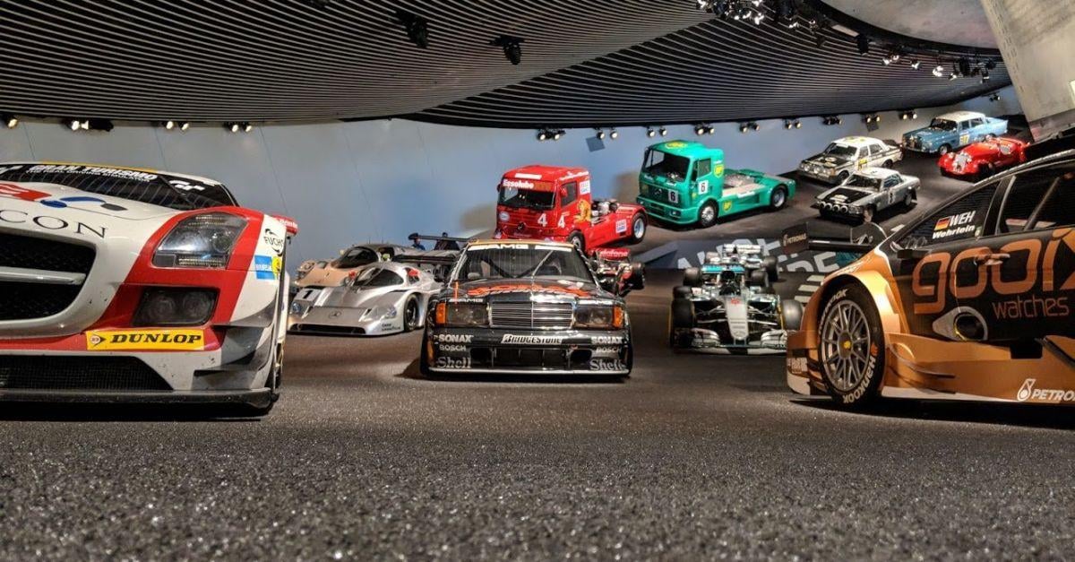 Museo Mercedes-Benz de Stuttgart y vehículos históricos expuestos