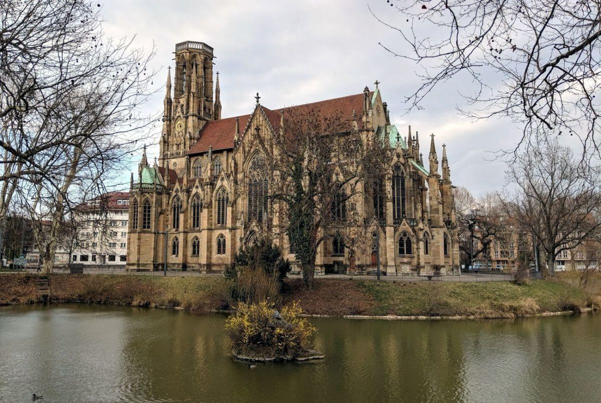 Museo Mercedes-Benz de Stuttgart y vehículos históricos expuestos