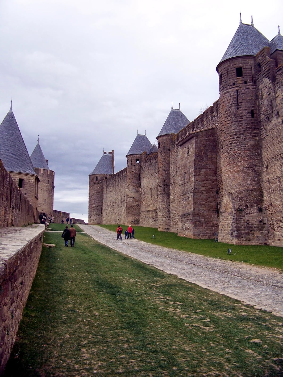 Fortificaciones y calles de la ciudadela de Carcasona