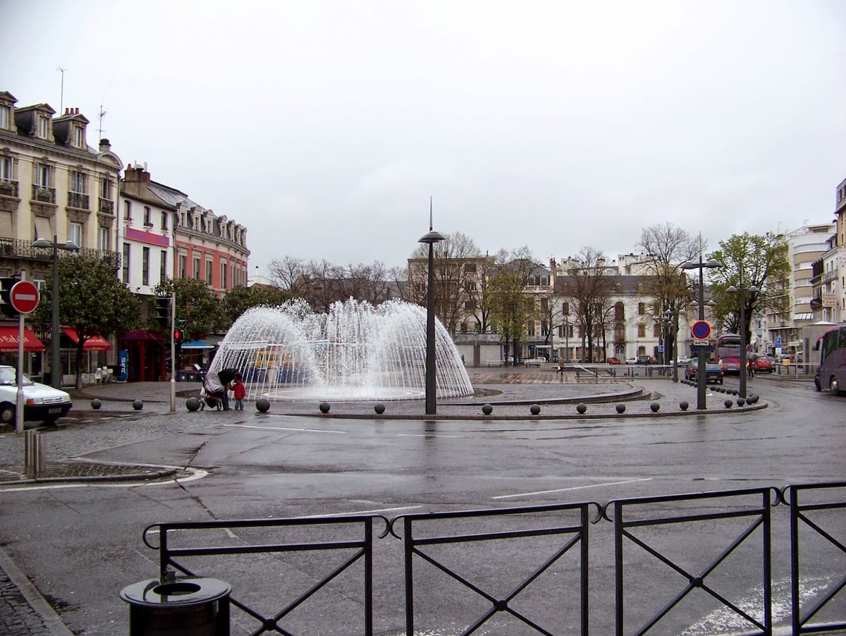 Plaza y edificios históricos del centro de Toulouse