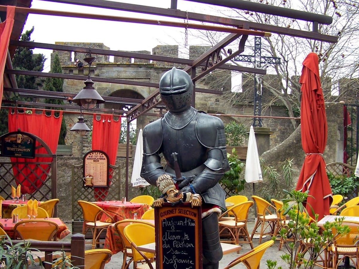 Terraza de un restaurante en el casco histórico de Toulouse.