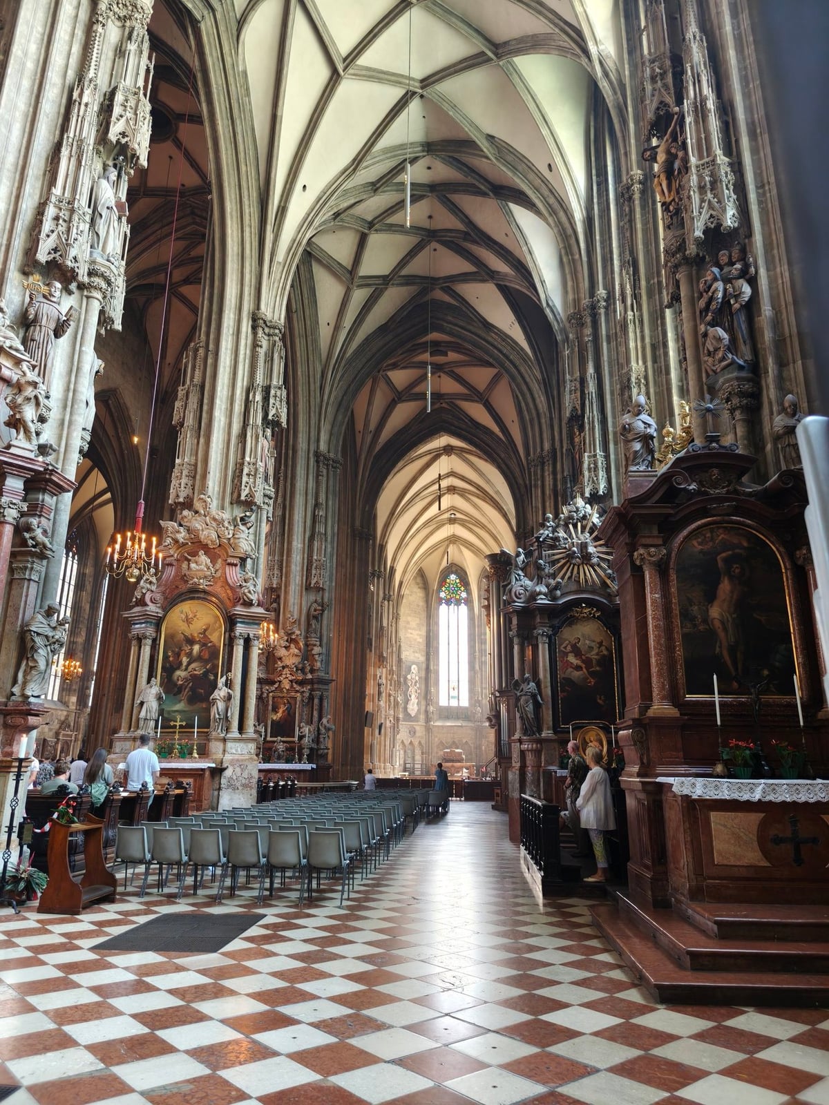 Catedral de San Esteban de Viena y su interior