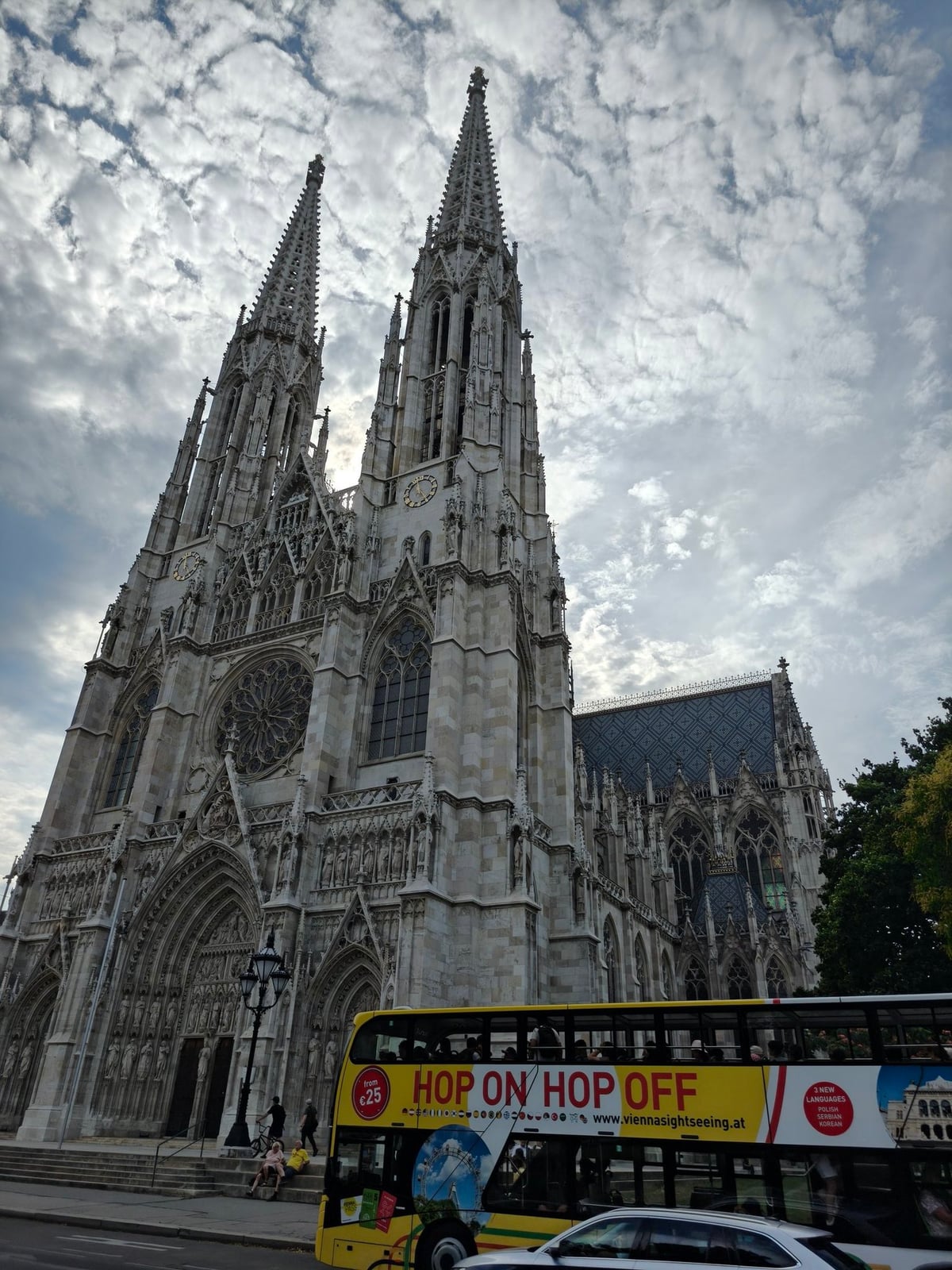Catedral gótica fotografiada desde el exterior