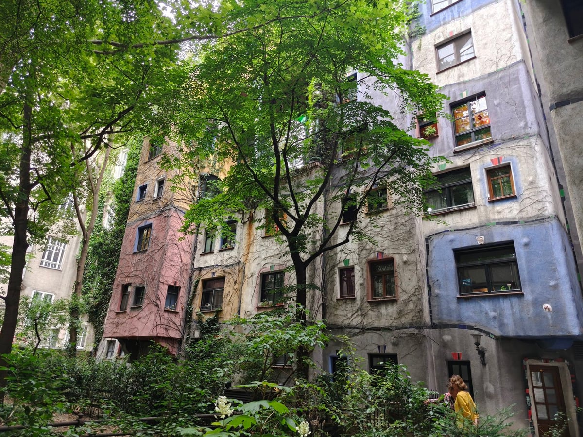 Hundertwasserhaus y arquitectura colorida de Viena