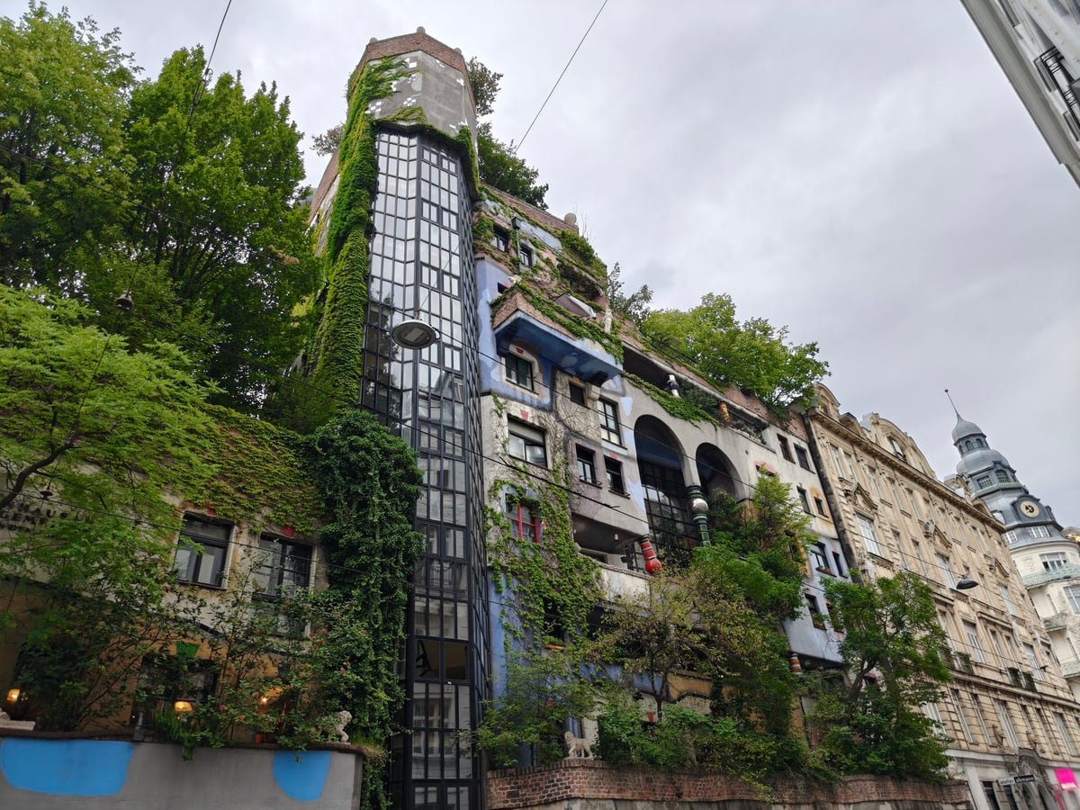 Hundertwasserhaus y arquitectura colorida de Viena